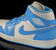 Air-Jordan-1-Retro-White-University-Blue-02