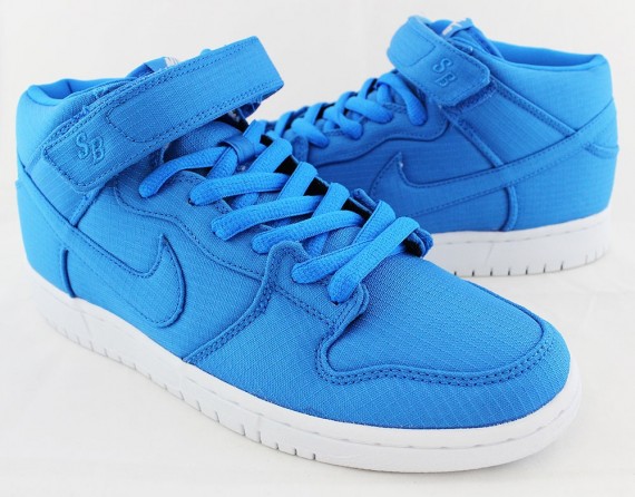 nike-sb-dunk-mid-photo-blue-ripstop-nylon-05-570x446