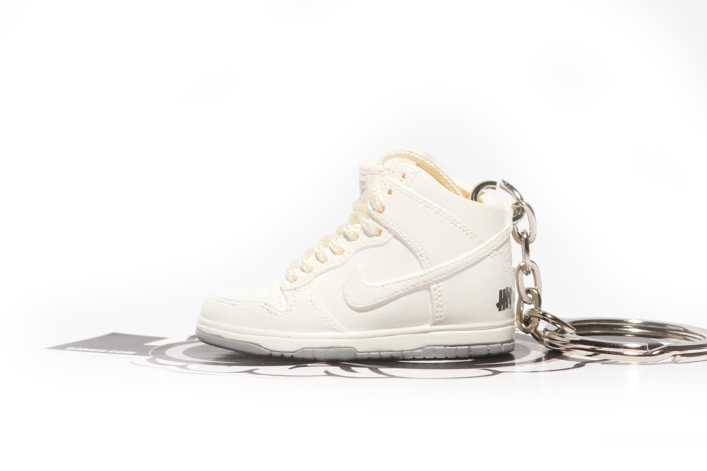 white undefeated dunks keychain