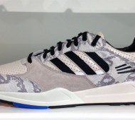 adidas-originals-tech-super-snakeskin-august-2013-7-570x331