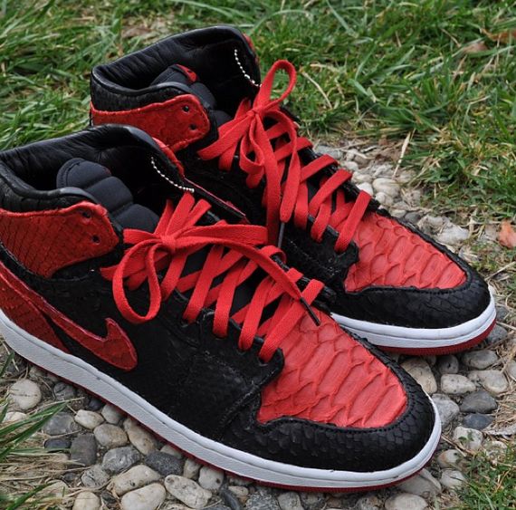 Air jordan hotsell 1 python skin