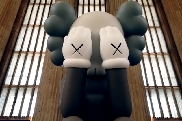 kaws-companion-passing-through-at-30th-street-station-in-philadelphia-01-630x420