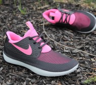 nike-solarsoft-mocassin-black-pink-hero-profile-1