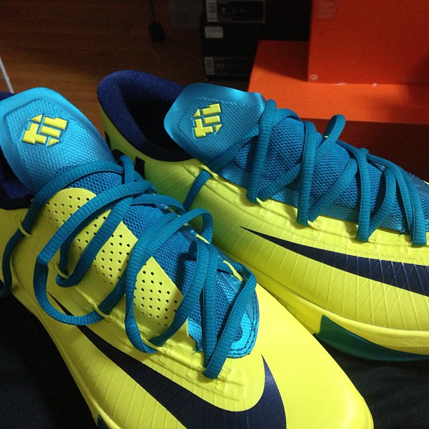 kd blue and yellow