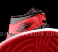 bred-air-jordan-1-retro-high-og-02-570x427