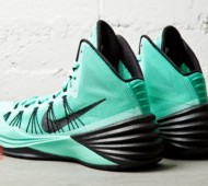 nike-hyperdunk-2013-green-glow-black-2-570x379