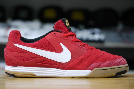 nike-sb-lunar-gato-red-white-gum-1-570x380