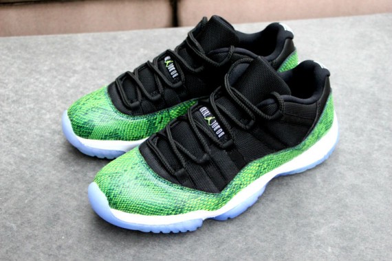 Jordan store snakeskin green