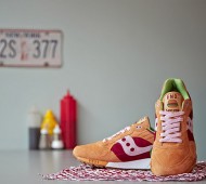 a-detailed-look-at-end-saucony-burger-3