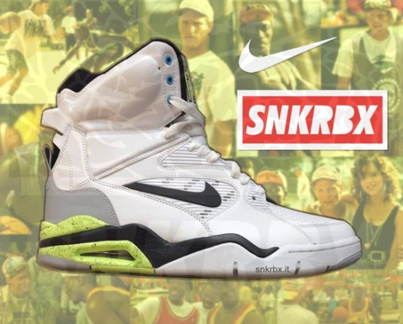 nike-air-command-force-2014-retro-02-570x459 (1)