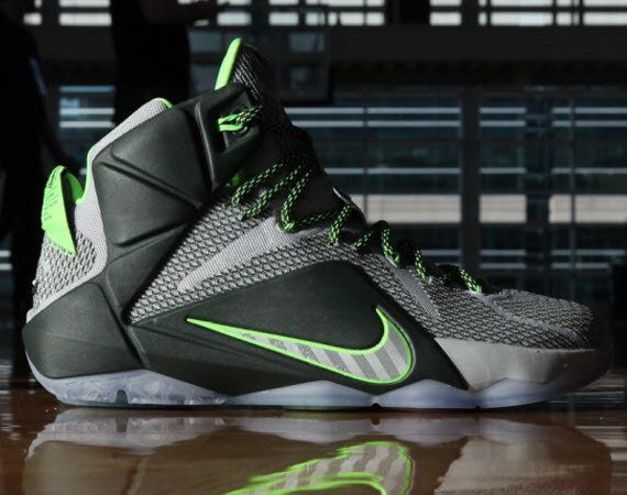 lebron-12-dunk-force-1