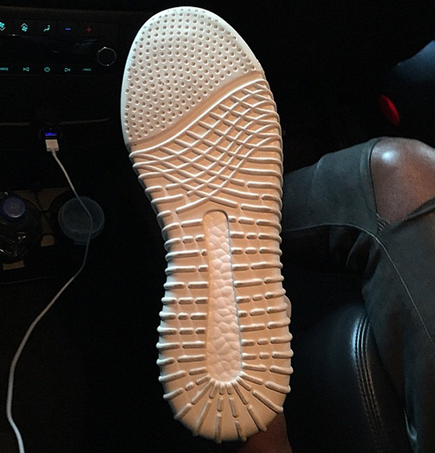 adidas yeezy 3 bottom sole